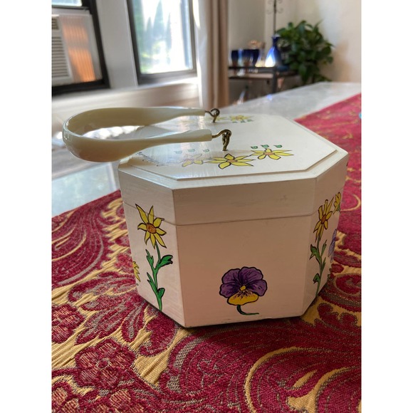 Vintage 1960s 70s Hand Painted Decoupage Box Purse Signed Annie Laurie - Picture 5 of 7